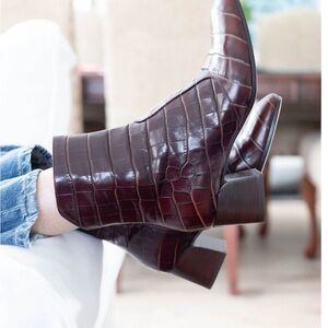 M.Gemi Corsa Concavo boot in burgundy croc leather size 41